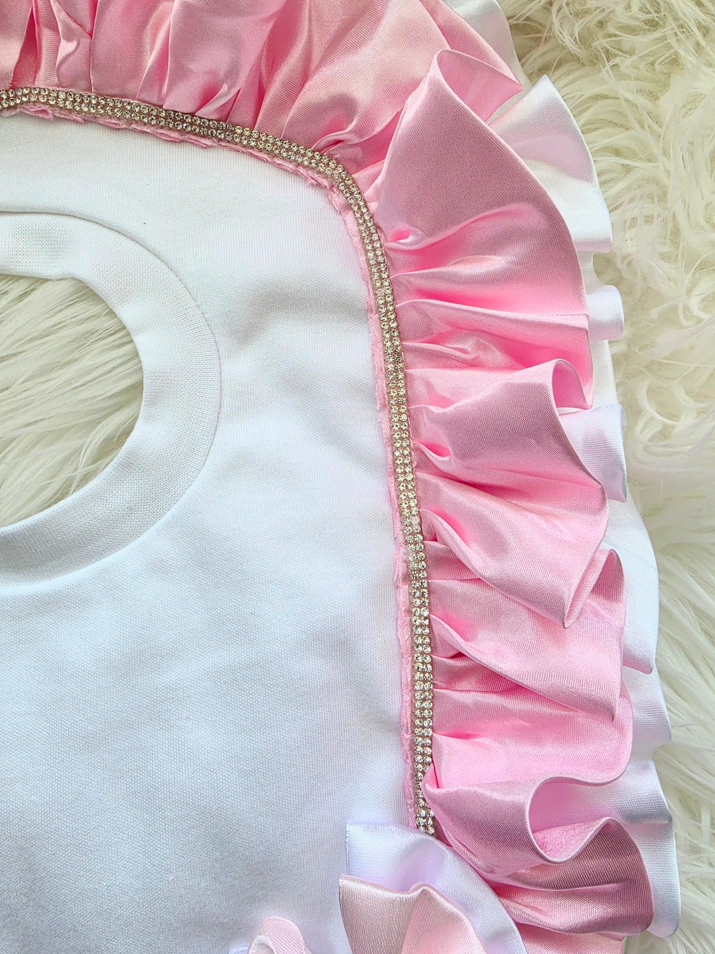 Frilly bib 0-12 months Headband not included