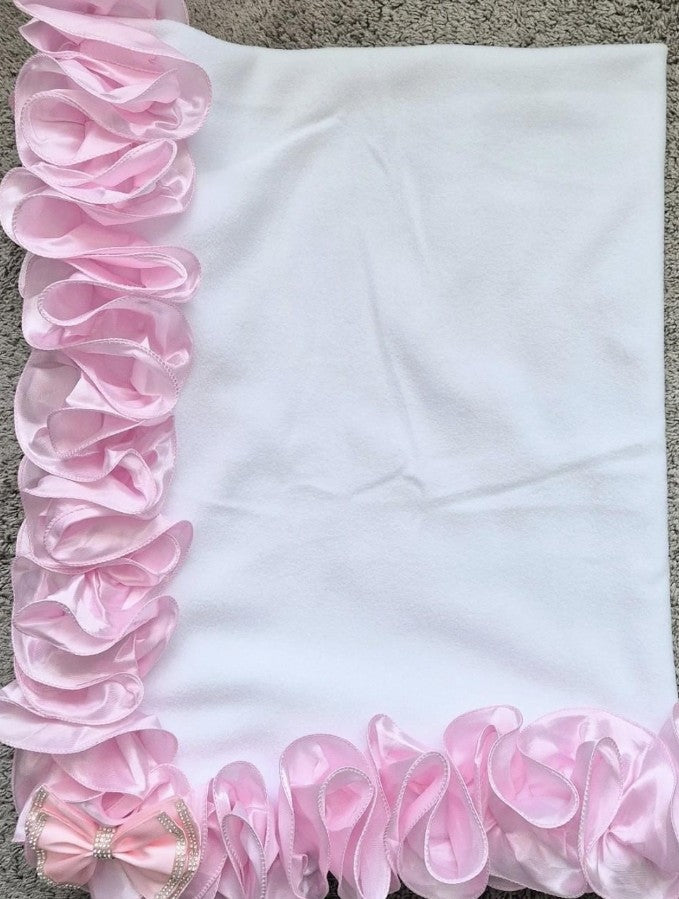 Fleece blanket with Pink frills and bows