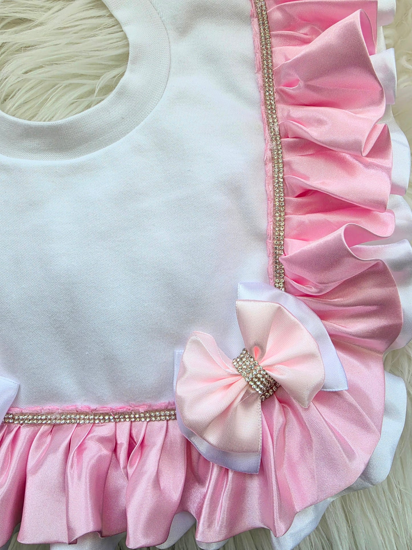Frilly bib 0-12 months Headband not included