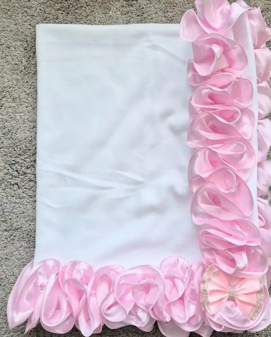 Fleece blanket with Pink frills and bows