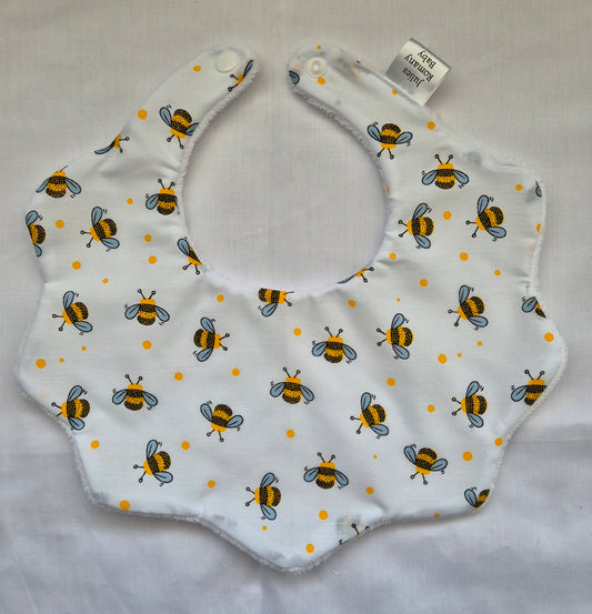 Scalloped Bee bib 0-24 months